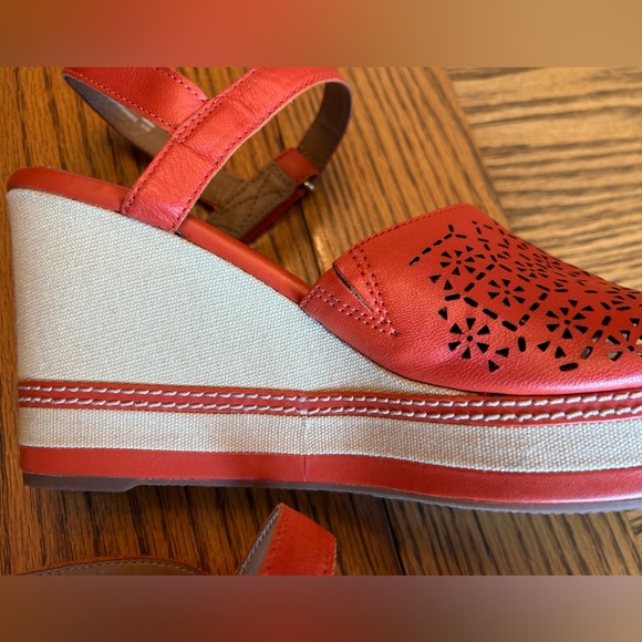 Clarks Zia Graze Platform Women's Orange Leather Cut-Out Sandals Size 11 - Picture 3 of 15